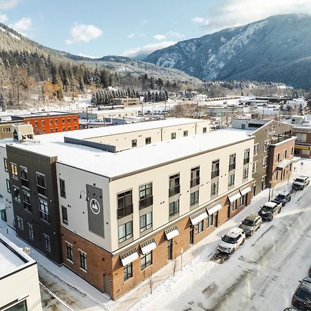 Basecamp Suites Revelstoke Exterior photo