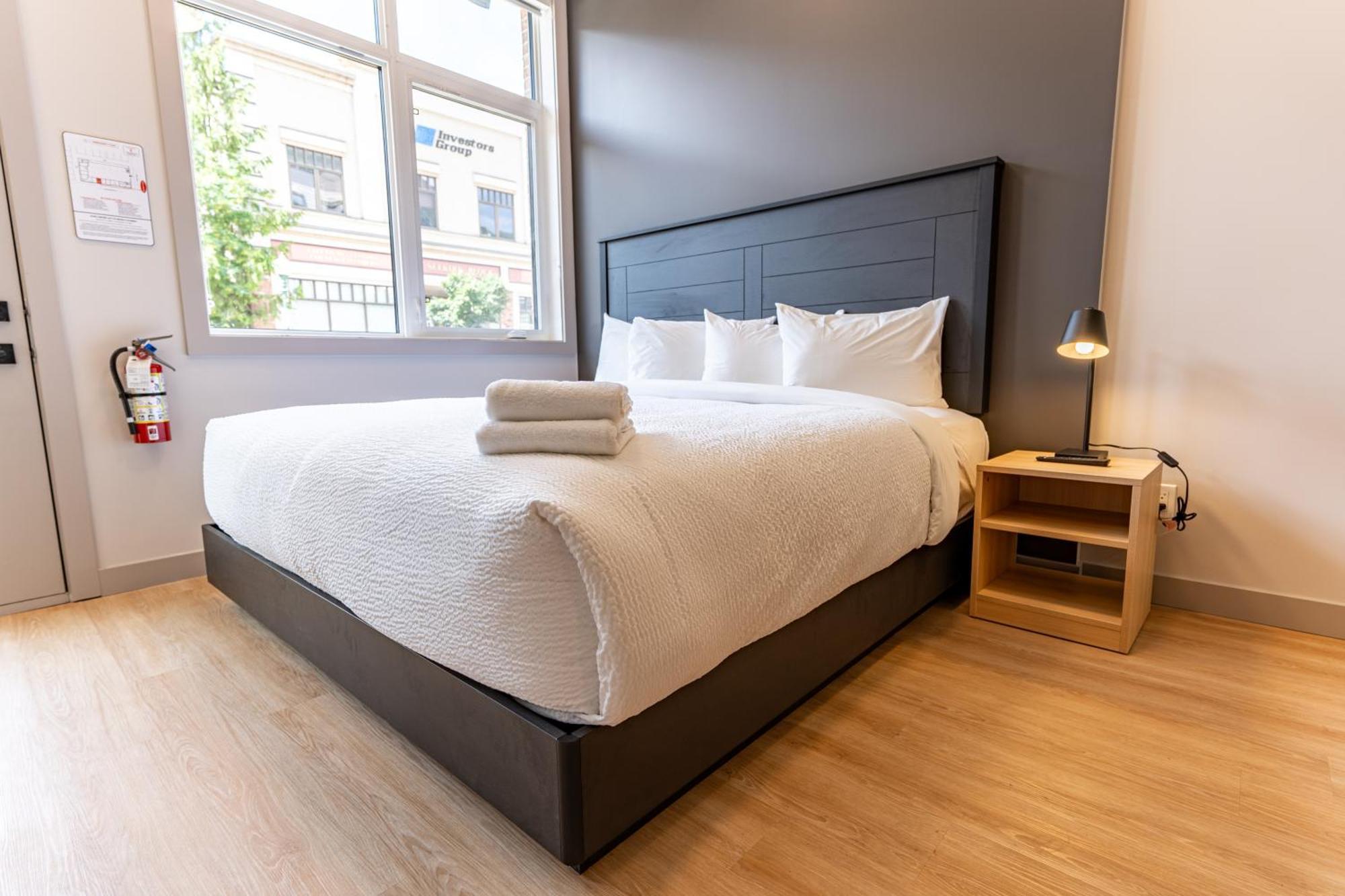 Basecamp Suites Revelstoke Room photo