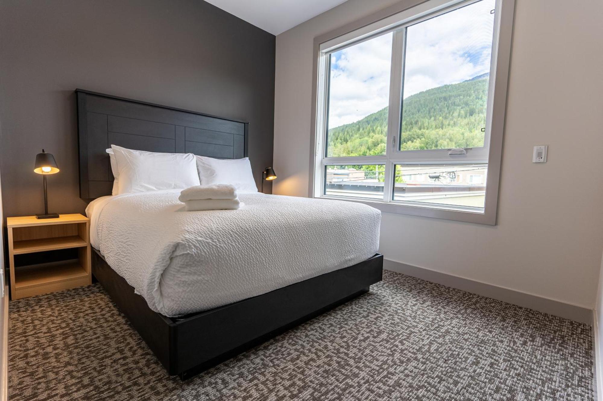 Basecamp Suites Revelstoke Exterior photo
