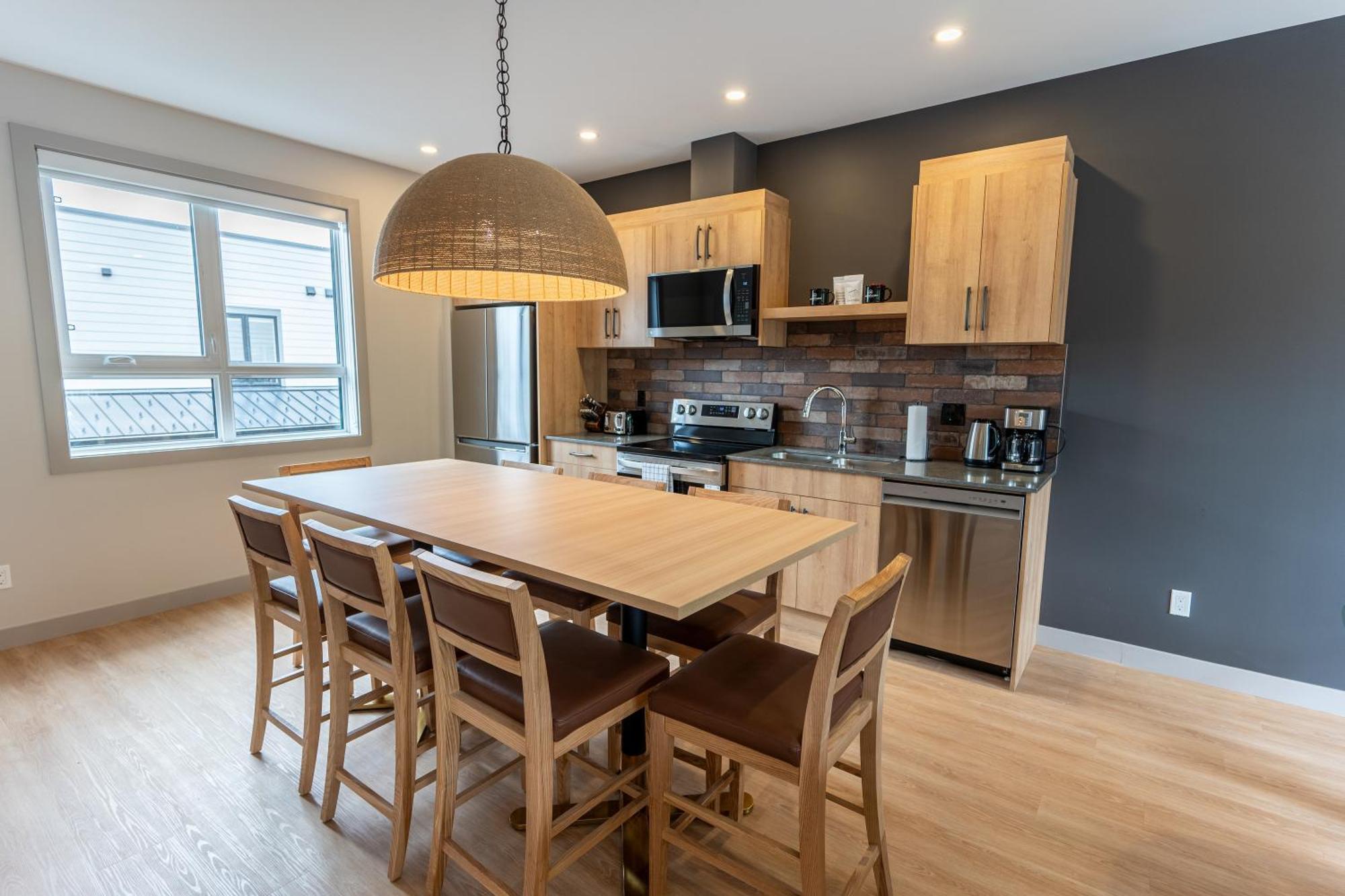 Basecamp Suites Revelstoke Room photo