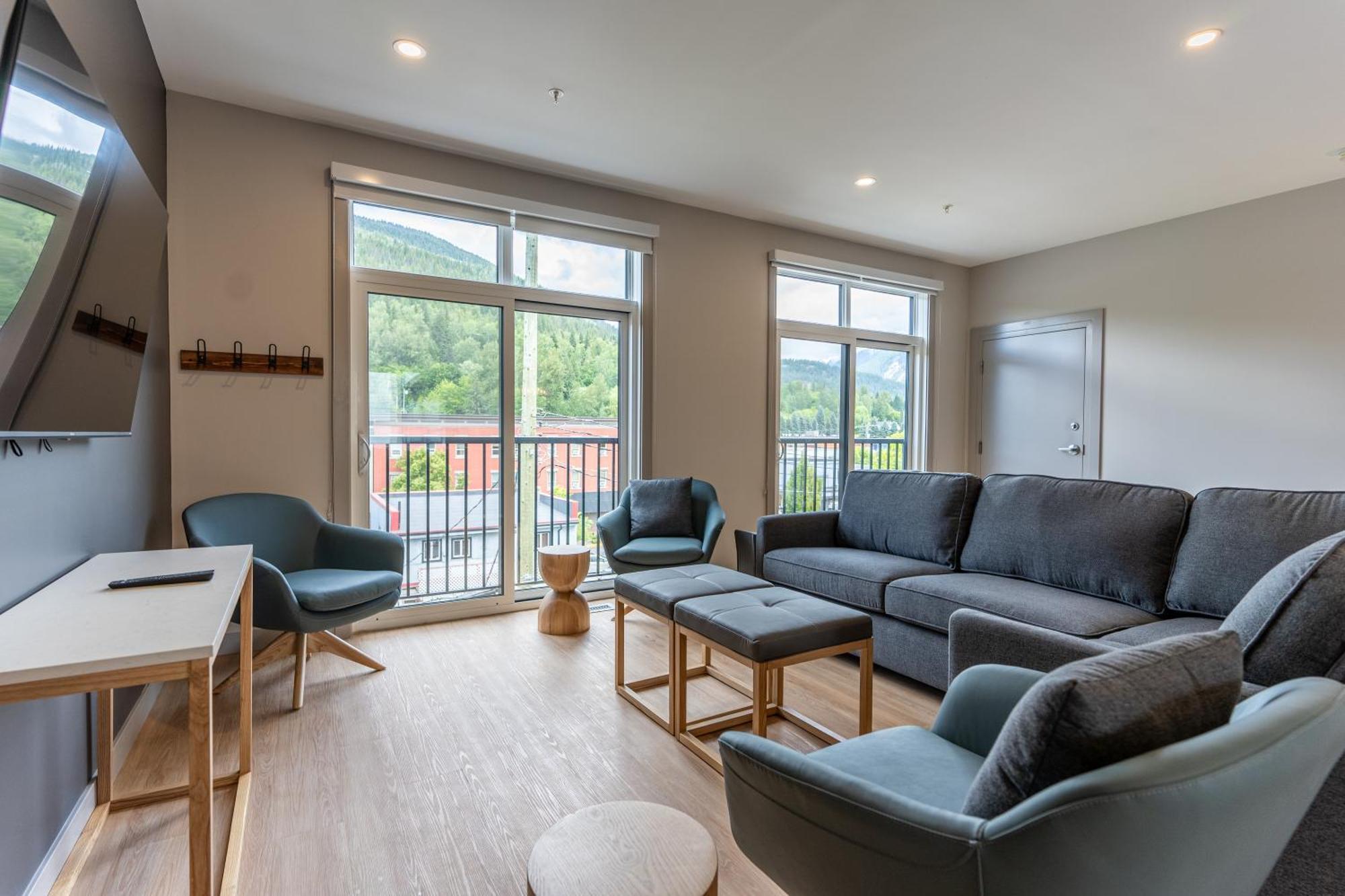 Basecamp Suites Revelstoke Exterior photo