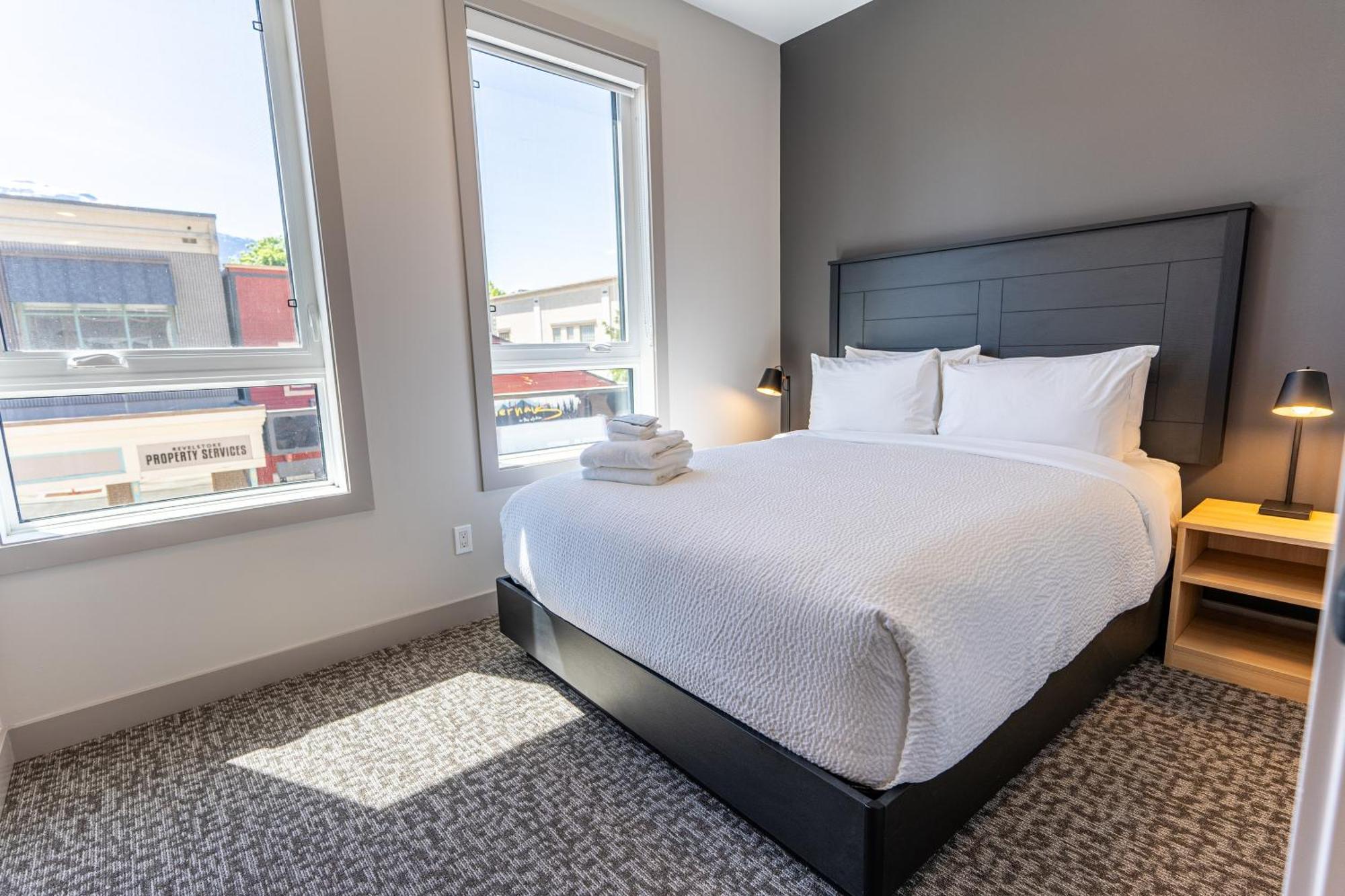 Basecamp Suites Revelstoke Room photo