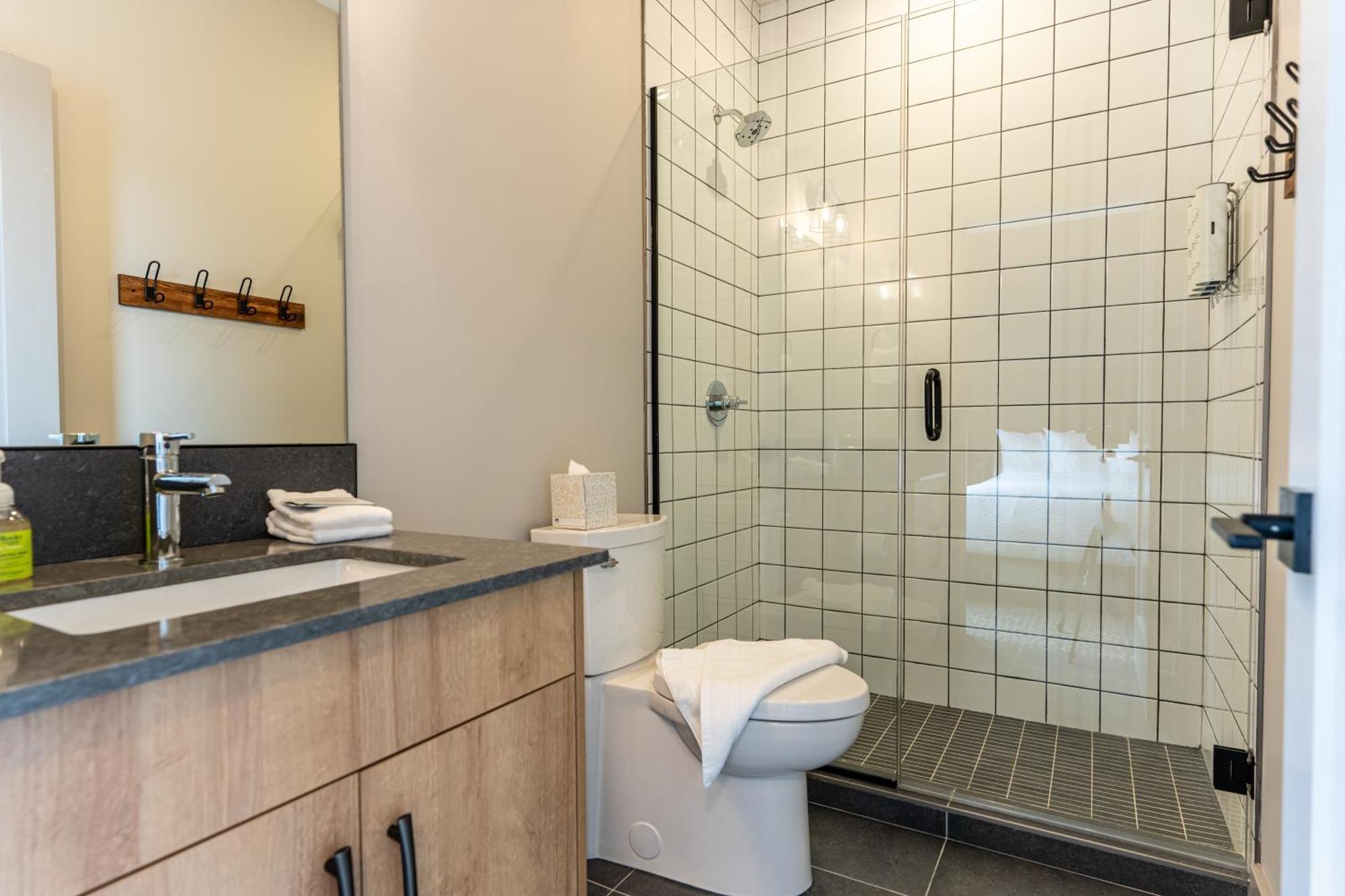 Basecamp Suites Revelstoke Exterior photo