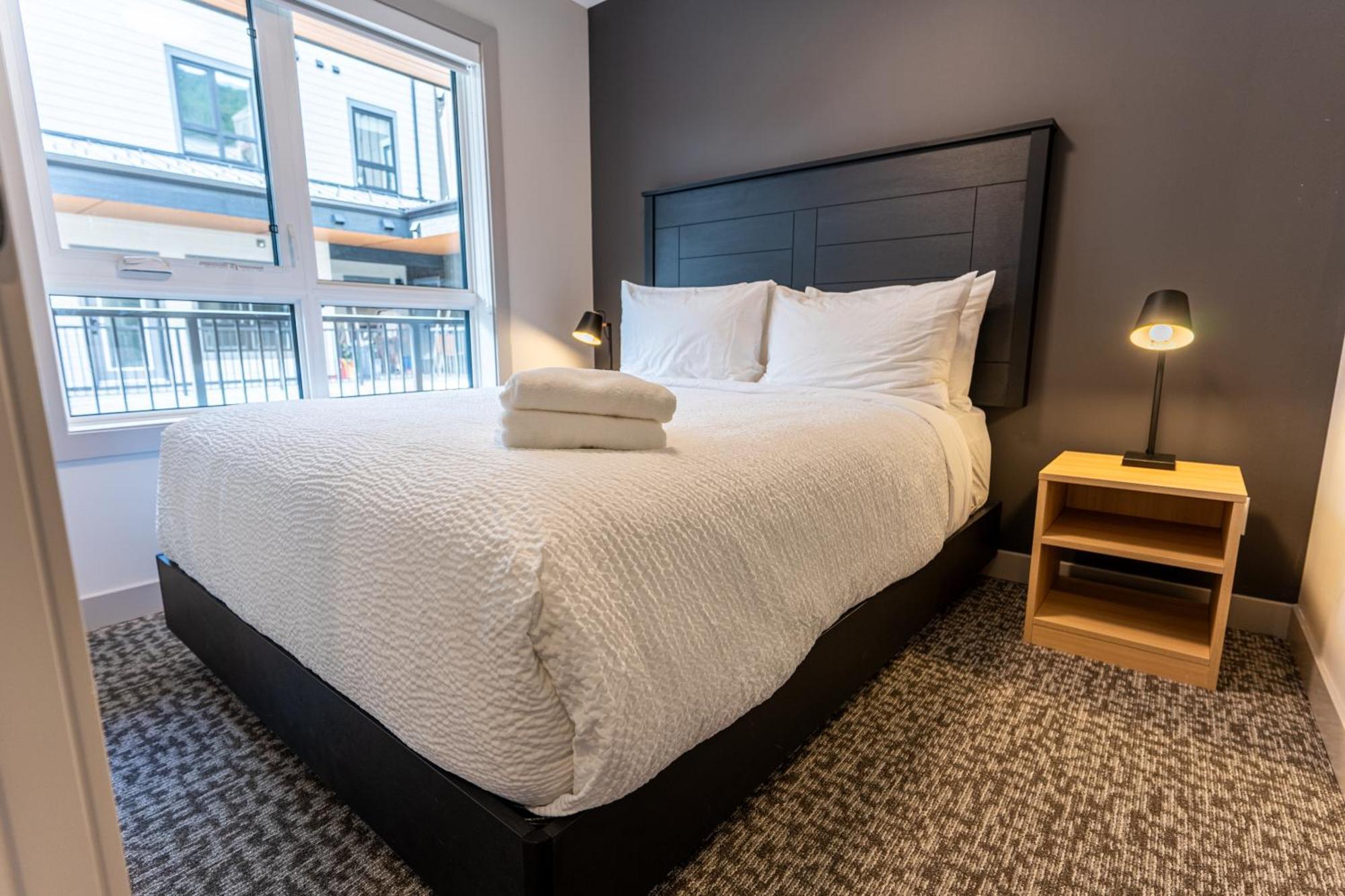 Basecamp Suites Revelstoke Room photo