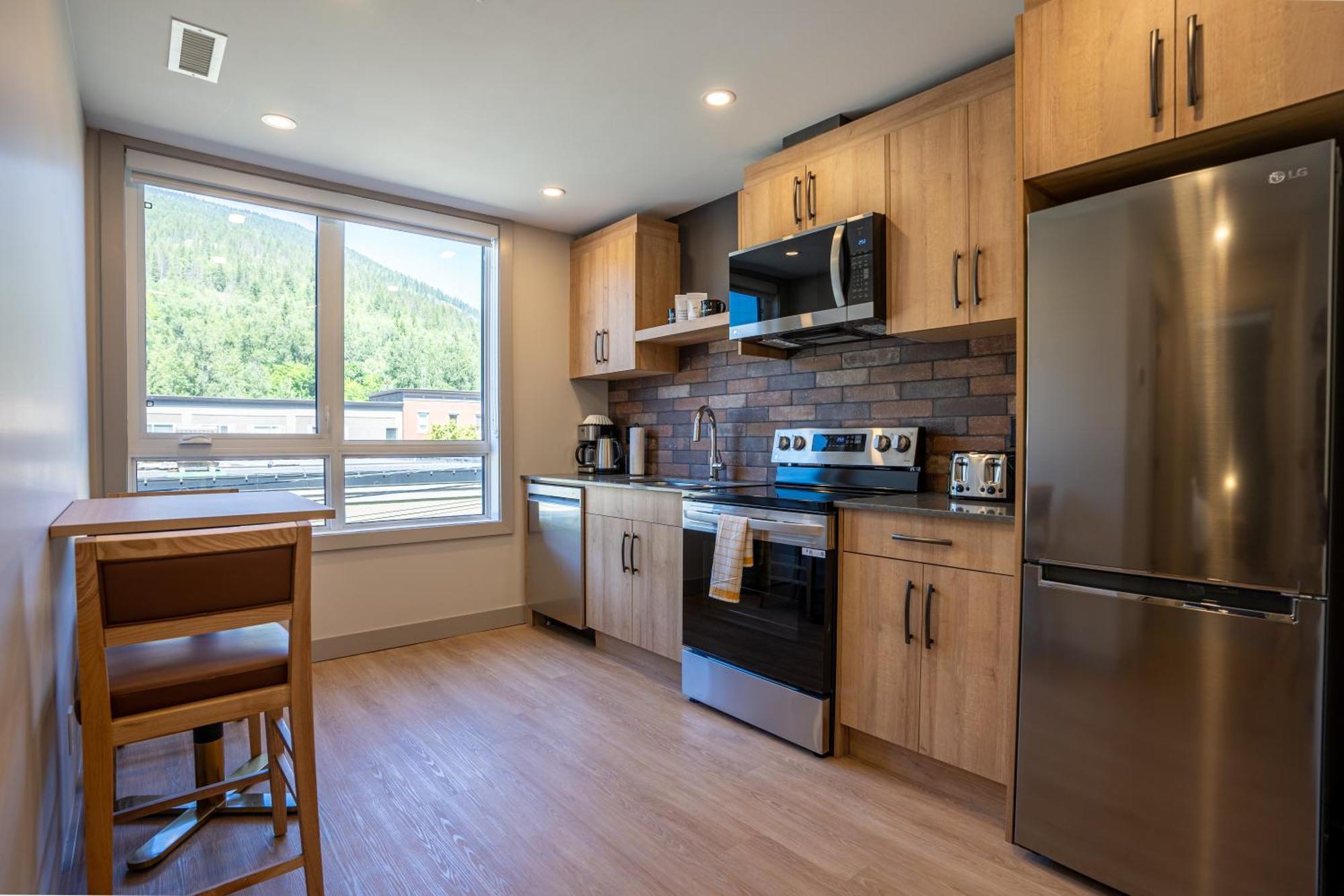 Basecamp Suites Revelstoke Room photo
