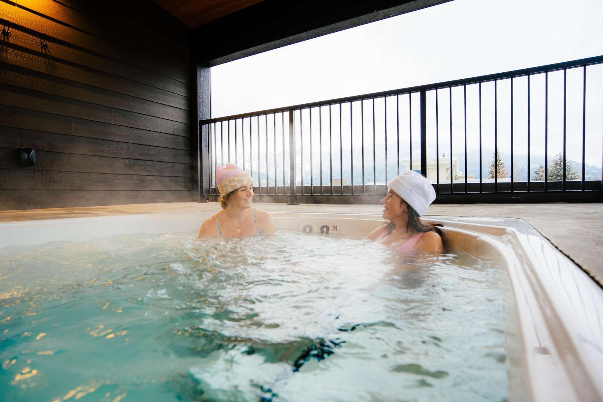 Basecamp Suites Revelstoke Exterior photo
